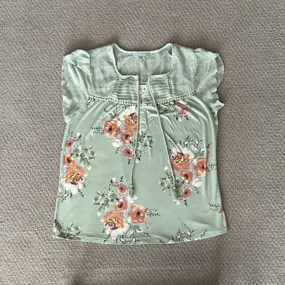 Spring Top - Picture 2 of 4